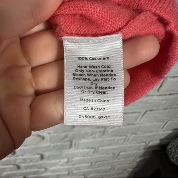 Talbots 100% Cashmere Crewneck Sweater Size Medium - Picture 5 of 8